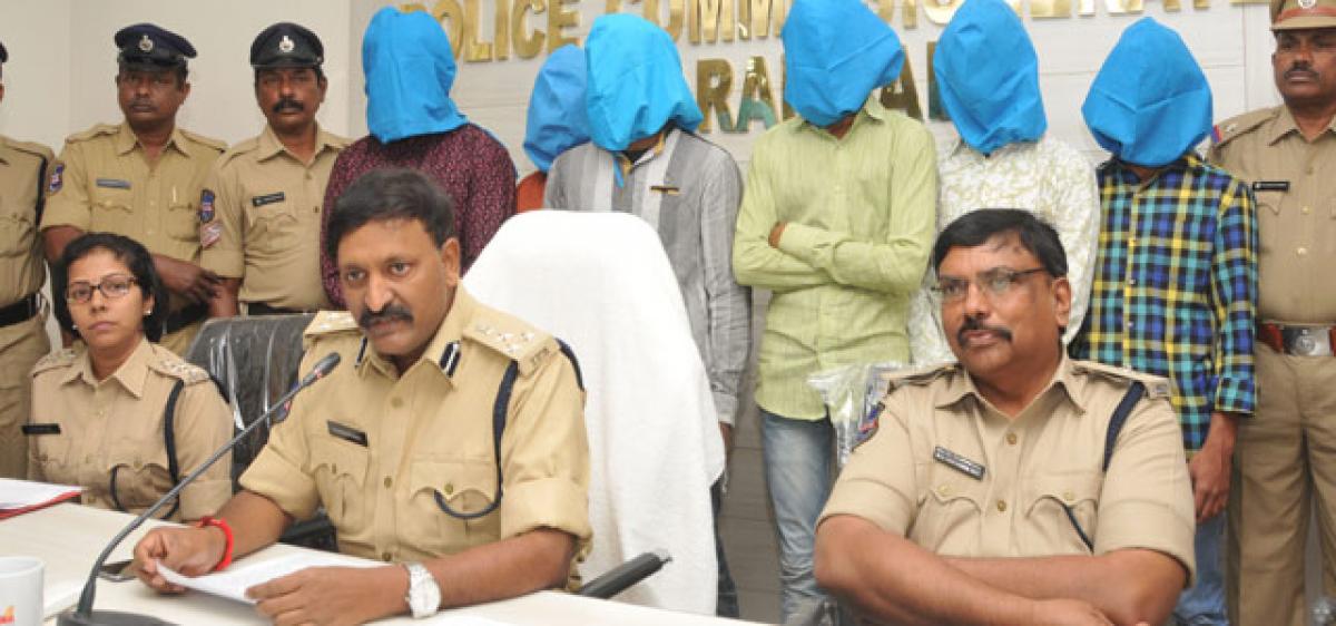 Notorious robbery gang held in Warangal