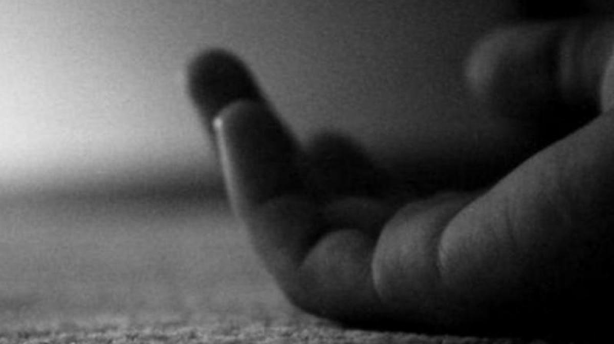 Debt-ridden farmer commits suicide in Maharashtra