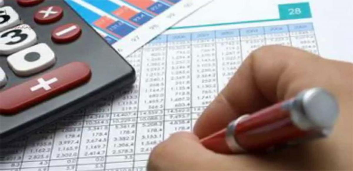 How to become a financial planner?