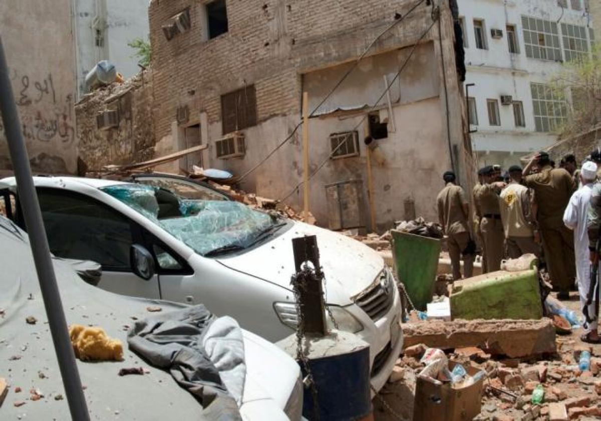 Suicide bomber blows himself up as Saudis foil Mecca plot