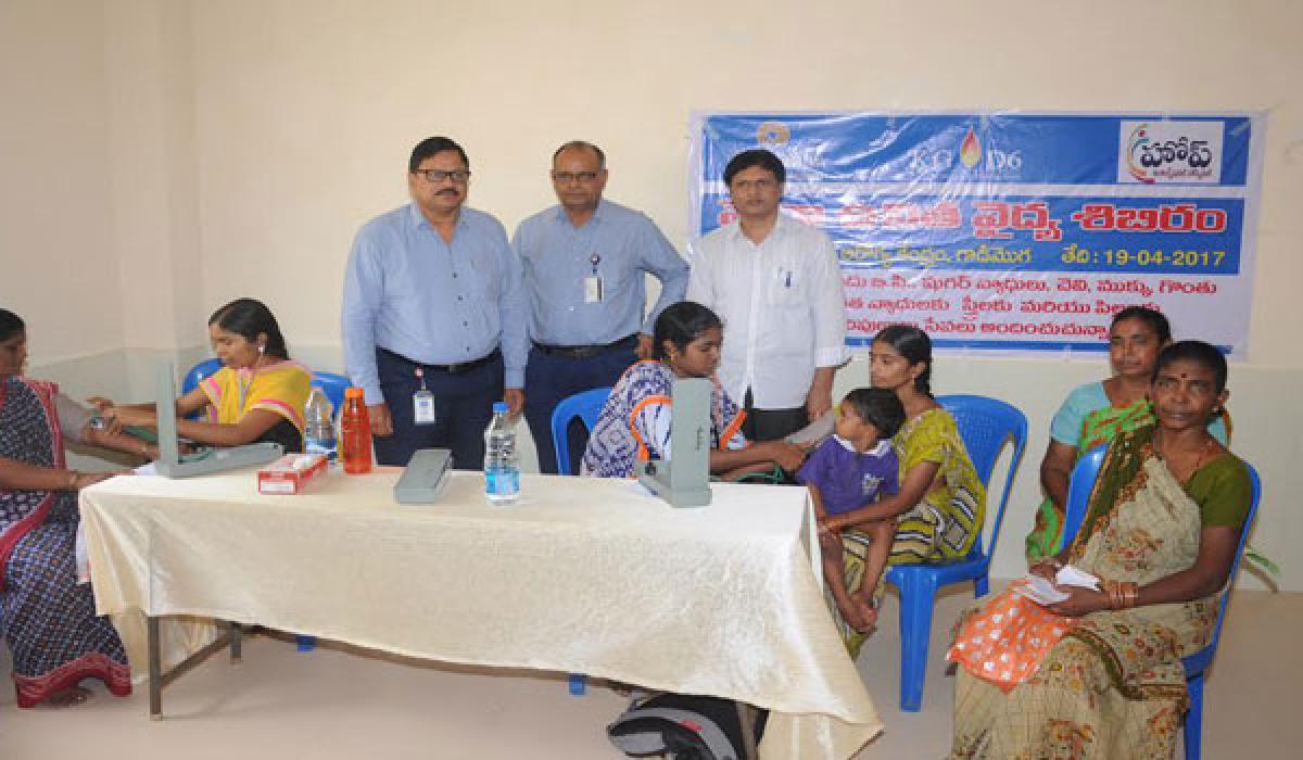 Reliance organises free medical camp in Gadimoga