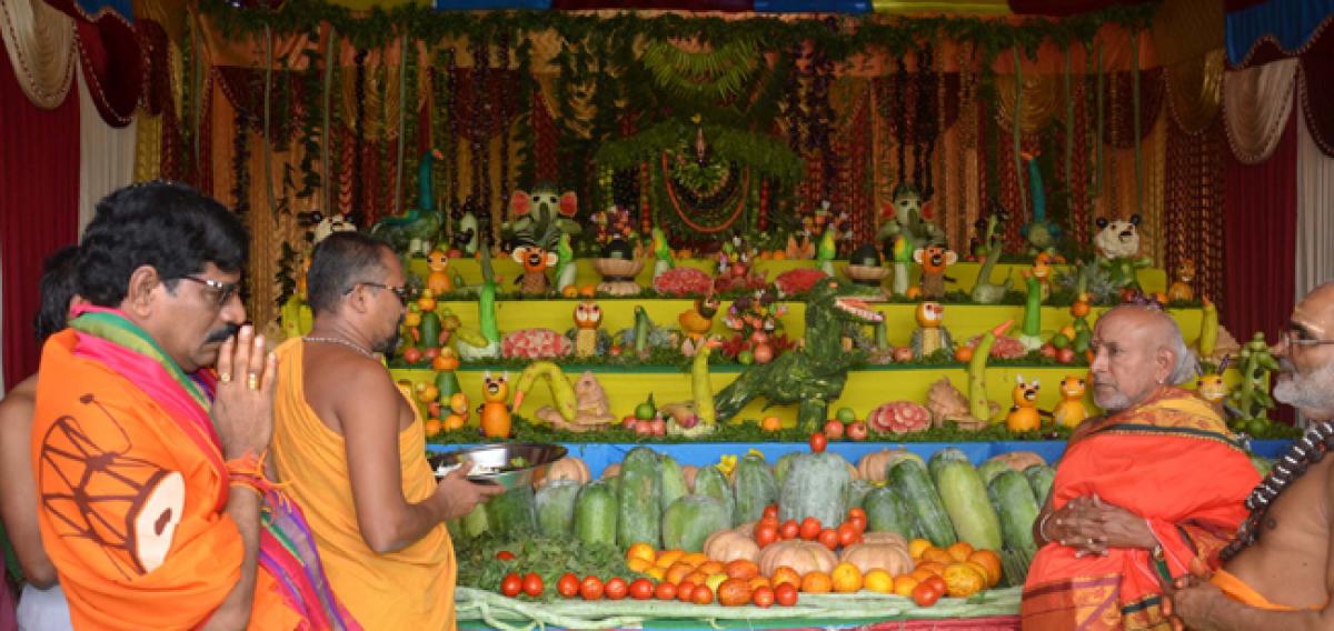 Goddess Bhramaramba appears as Shakambari