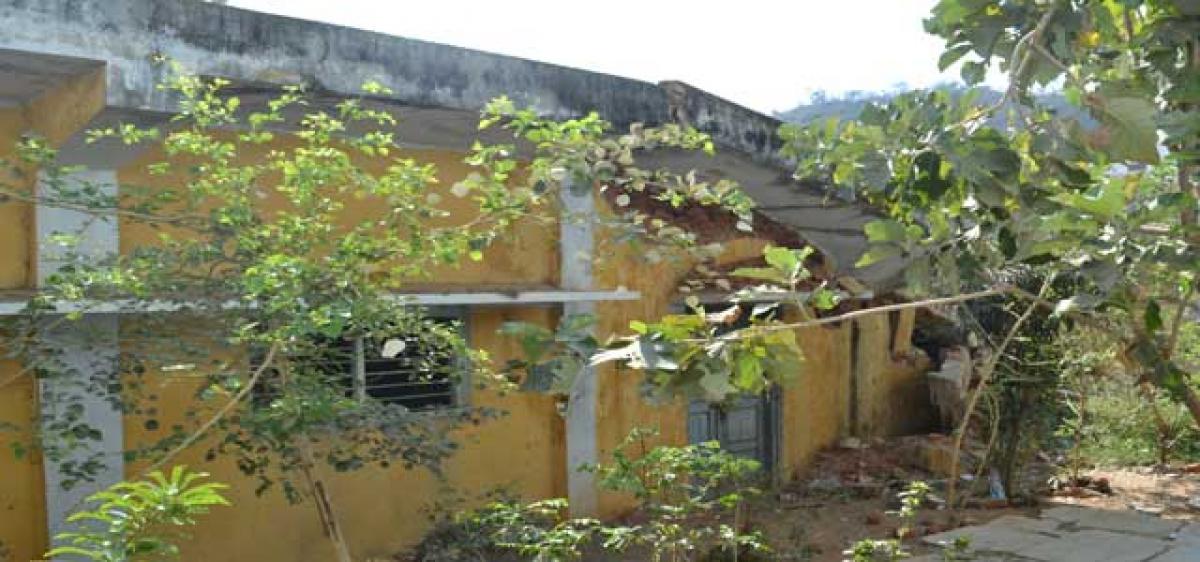 Shaky school building poses threat to lives of students