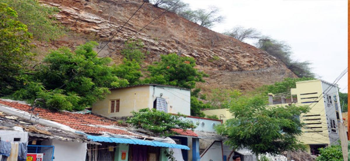 Rains give jitters to hilly residents