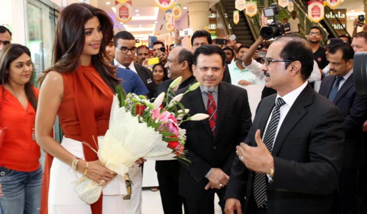 His excellency Sheikh Nahyan launches Shilpa Shetty Kundras book in Dubai !