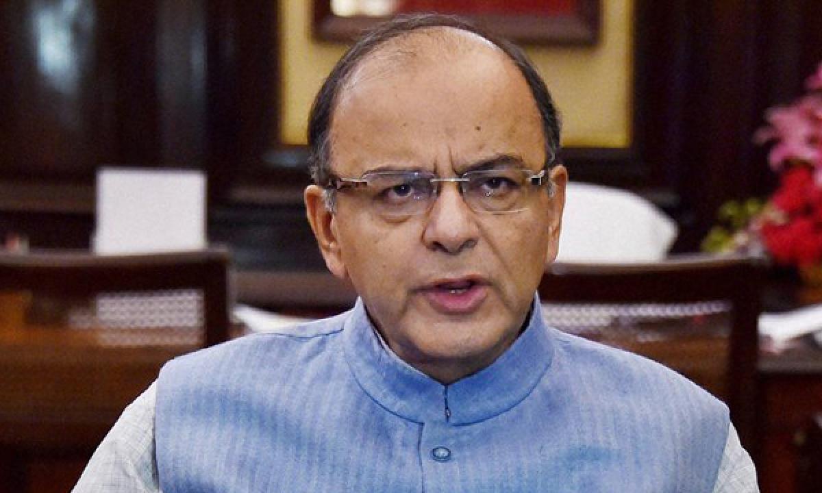 Around 2 lakh cr deposited in banks on Saturday: Arun Jaitley