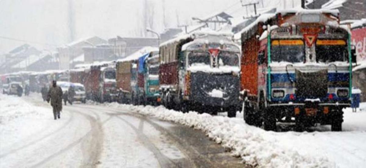 Jammu-Srinagar highway open to one-way traffic