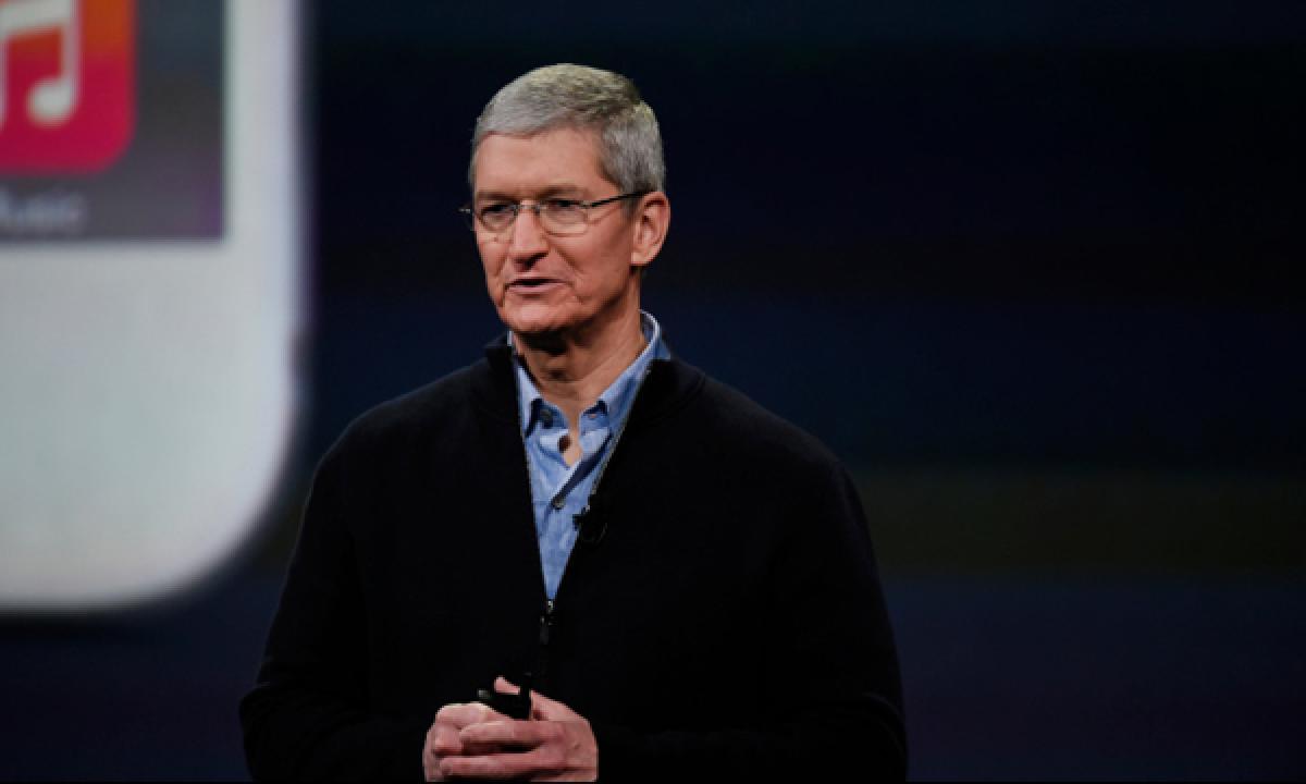 Apple cuts CEO Tim Cooks salary by Rupees 10cr on missing targets