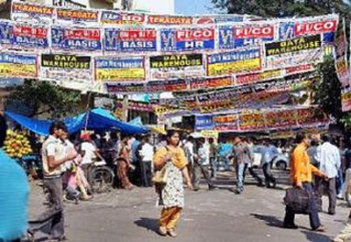 Bomb scare at Ameerpet