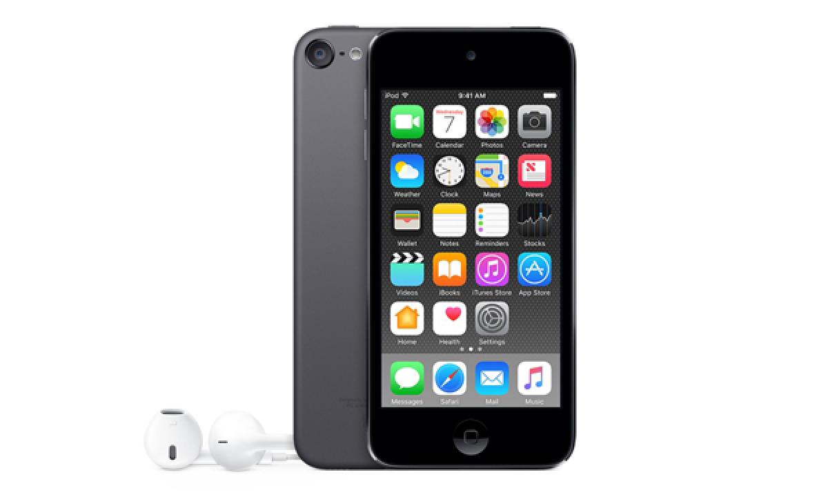 Apple iPod turns 15, still makes people groove
