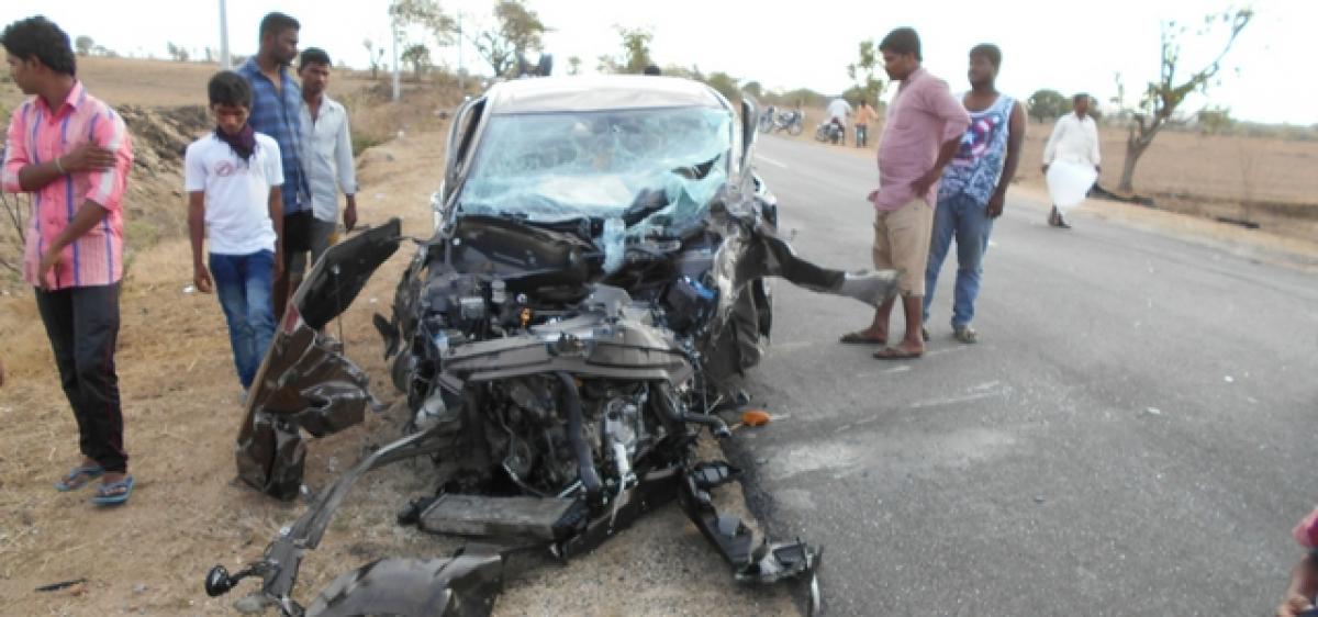 Bharatha Simha Reddy injured in accident