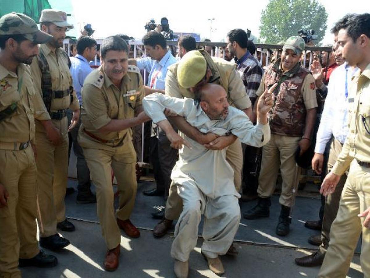 Kashmir: MLA Rashids supporters detained during march to Assembly