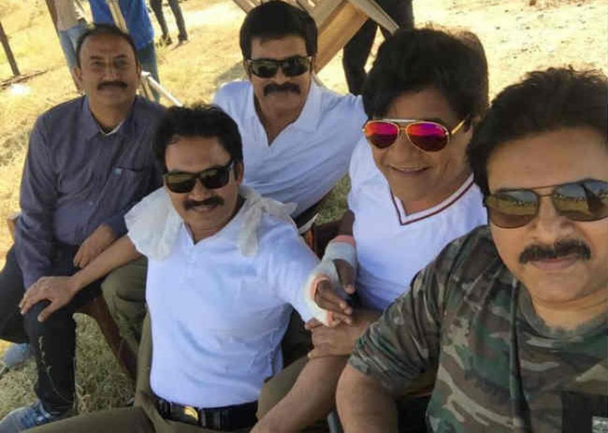 Pawan brainstorms with Sardaar Gabbar Singh crew at Saloon?