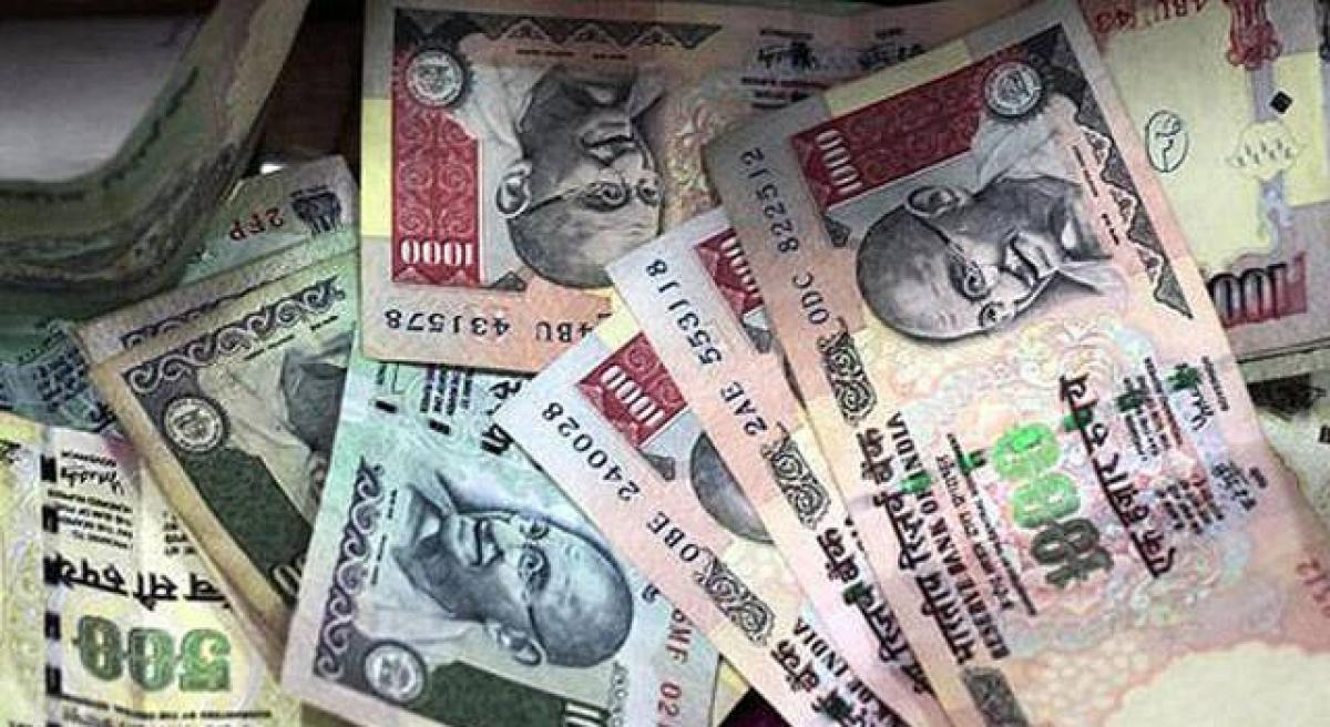 100 fake notes plunge into circulation