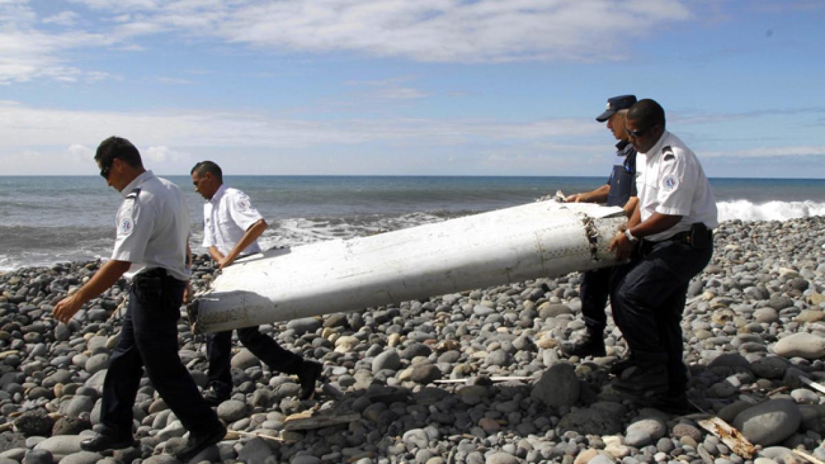 Missing Malaysia Airlines plunged into ocean at 20,000 feet a minute