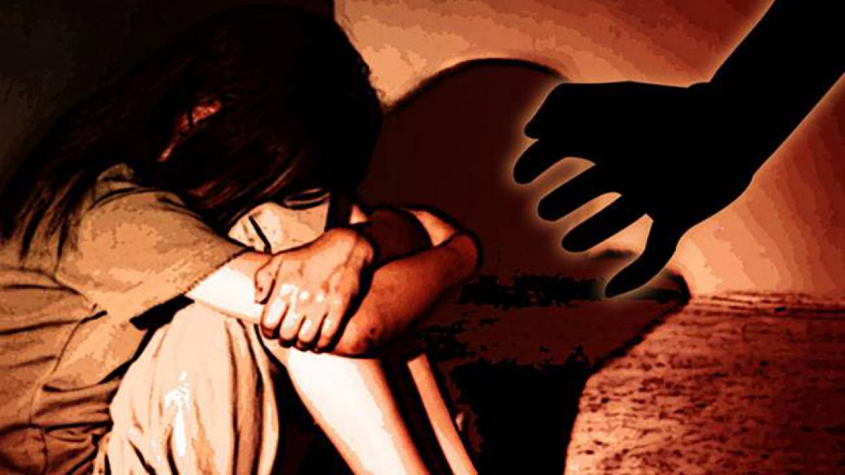 Delhi teenager rapes minor girl,  dumps her on railway track