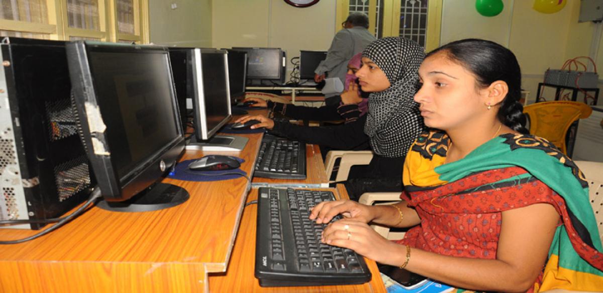 Students told to become computer literate