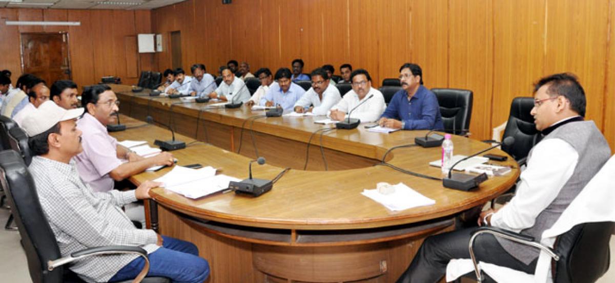 Complete NH works in stipulated time: Collector