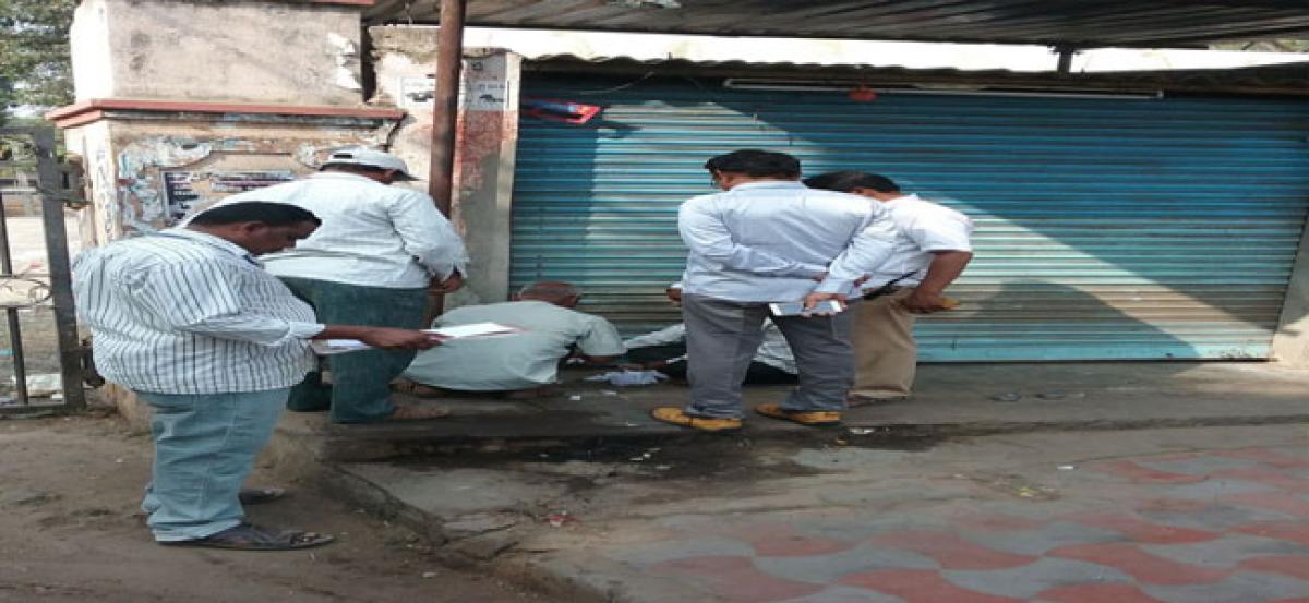 Shops seized for dumping garbage in drains