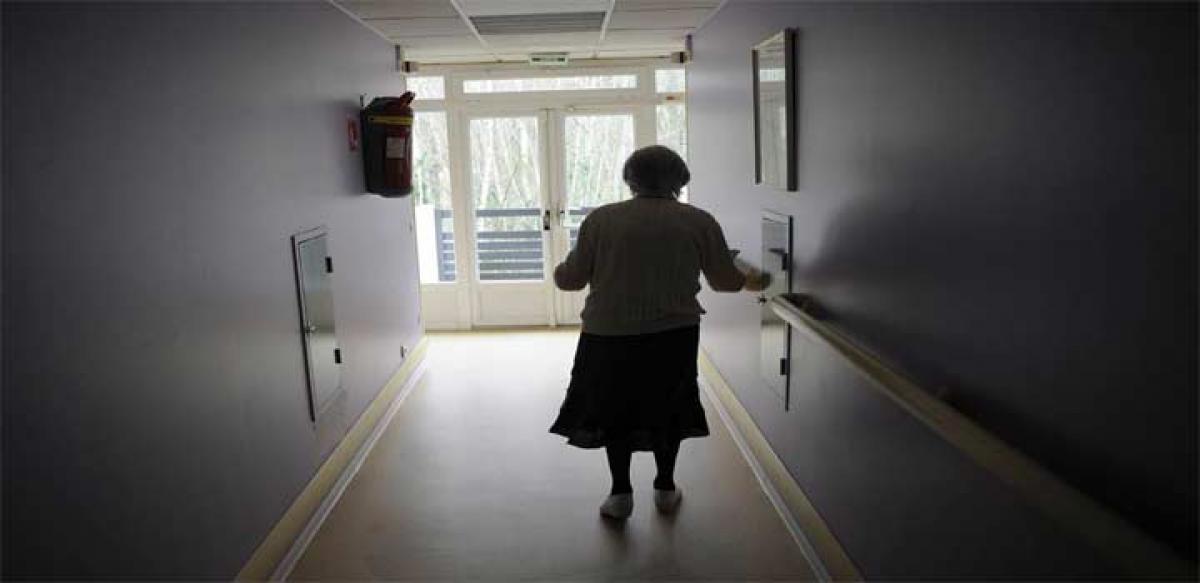 Steep weight loss in older women indicates Alzheimers risk