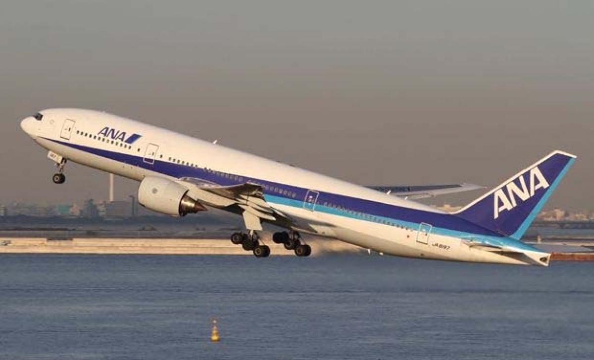 Boeing 777 makes emergency landing in Japan