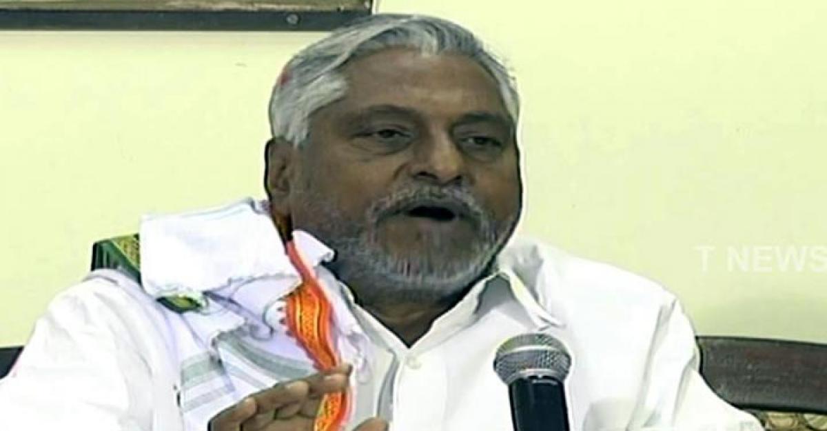 Congress smells a rat in Telugu CMs’ silence