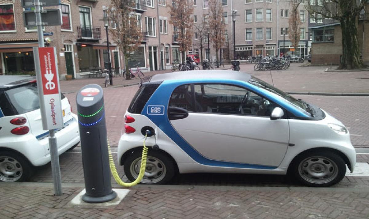 When governments dream of electric cars