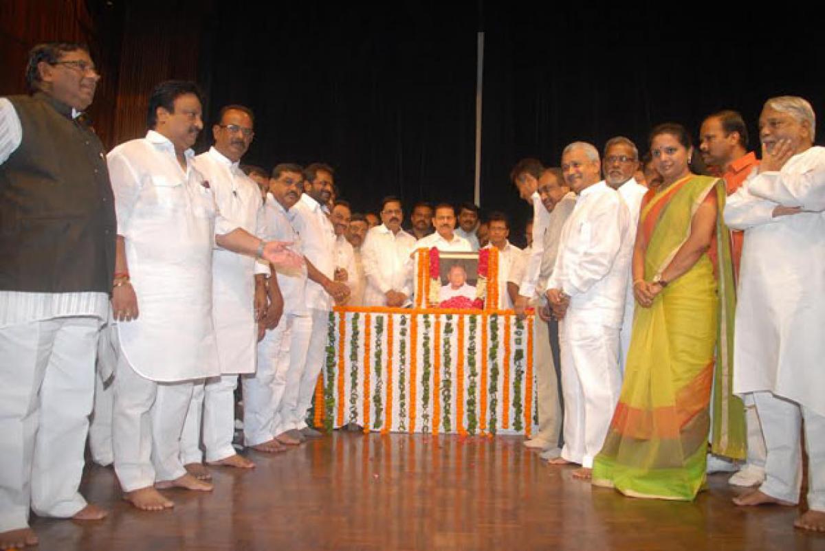 TS MPs pay rich tributes to Prof Jayashankar