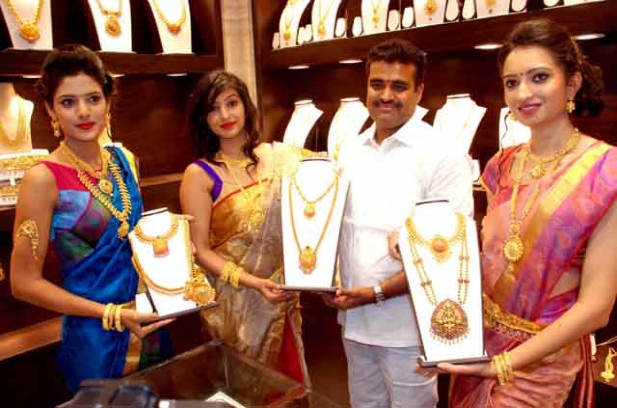 Elegance personified at CMR Jewels launch