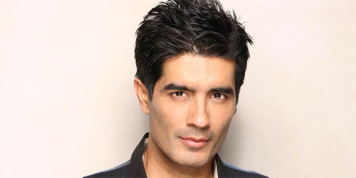 Manish Malhotra celebrates b`day with B-town pals