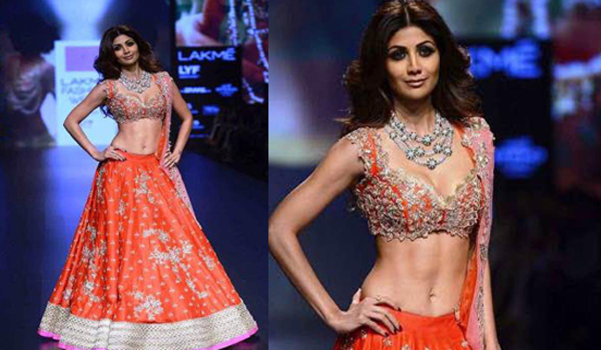 Shilpa Shetty flaunted her Abs at Lakme Fashion Week 