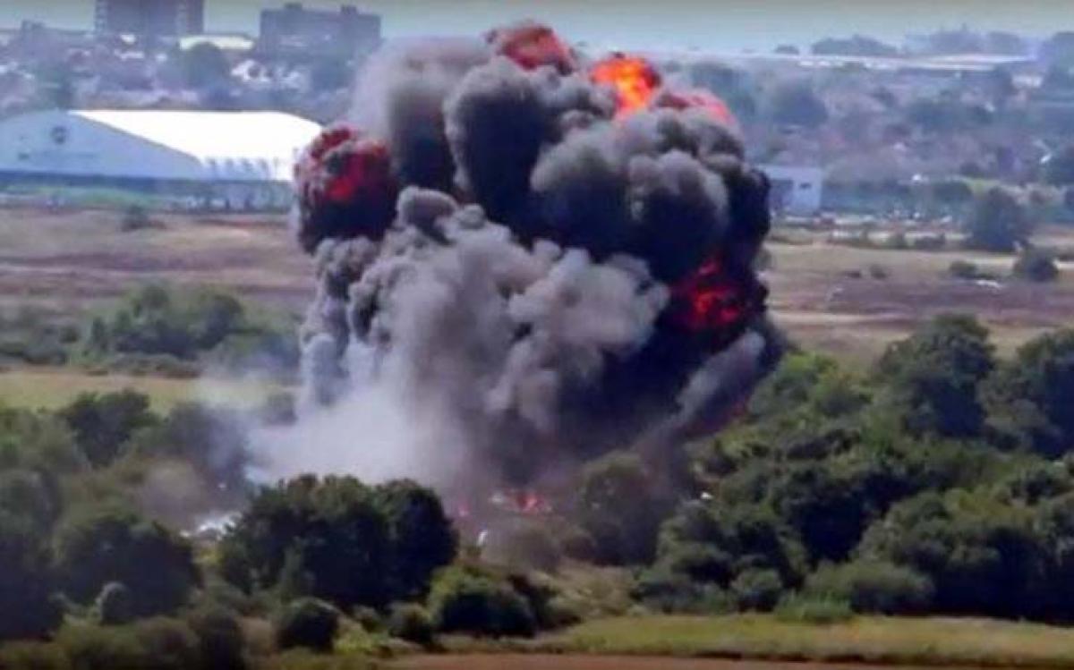 Seven killed in crash at UK air show