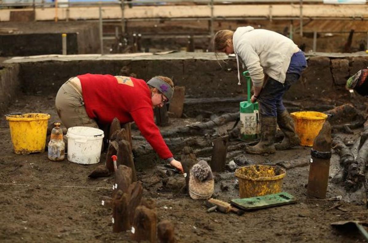 Welcome to Britains Pompeii, a bronze age settlement 