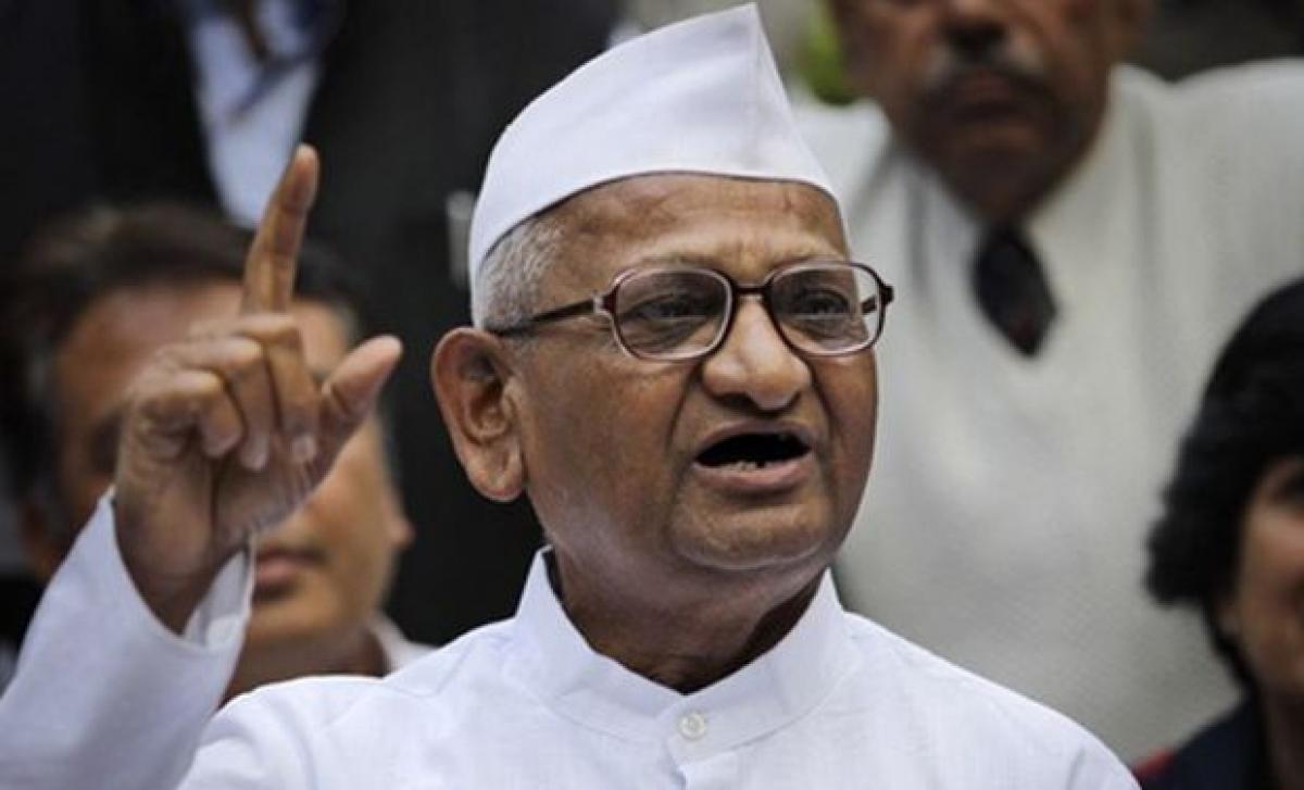 Hazare gets threatened over Kejriwal links