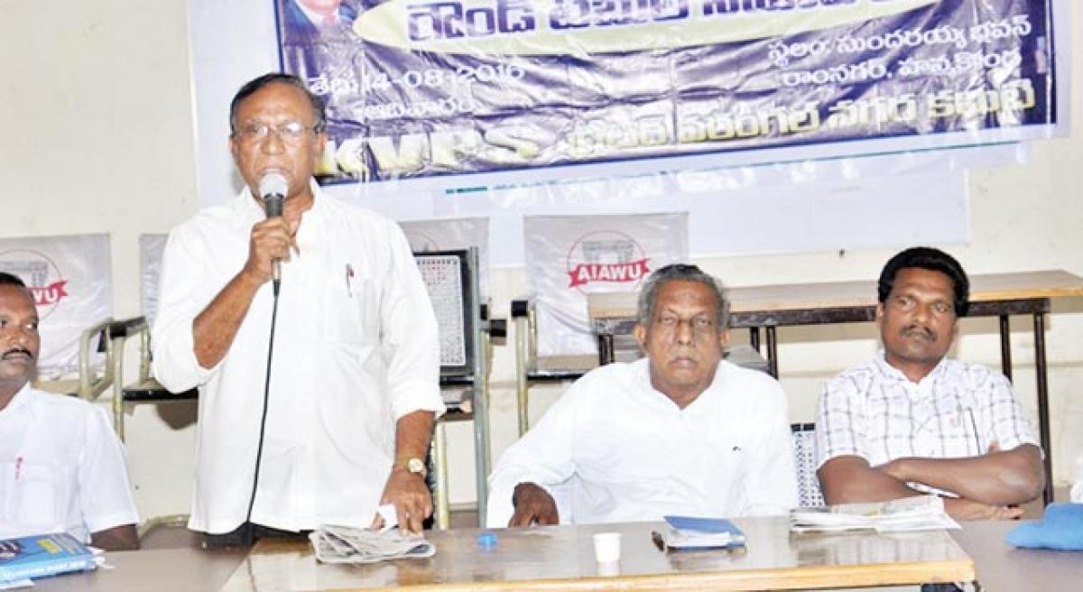 Kula Vivaksha Porata Samithi decries attacks on Dalits