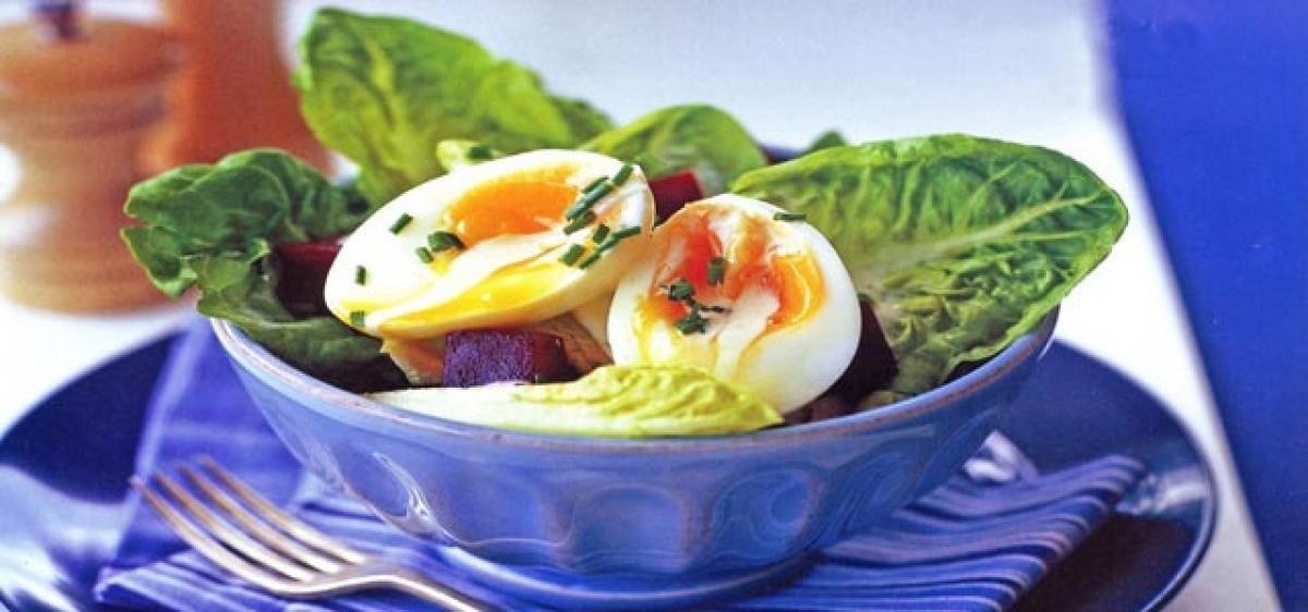 Add eggs to salads to boost Vitamin E absorption