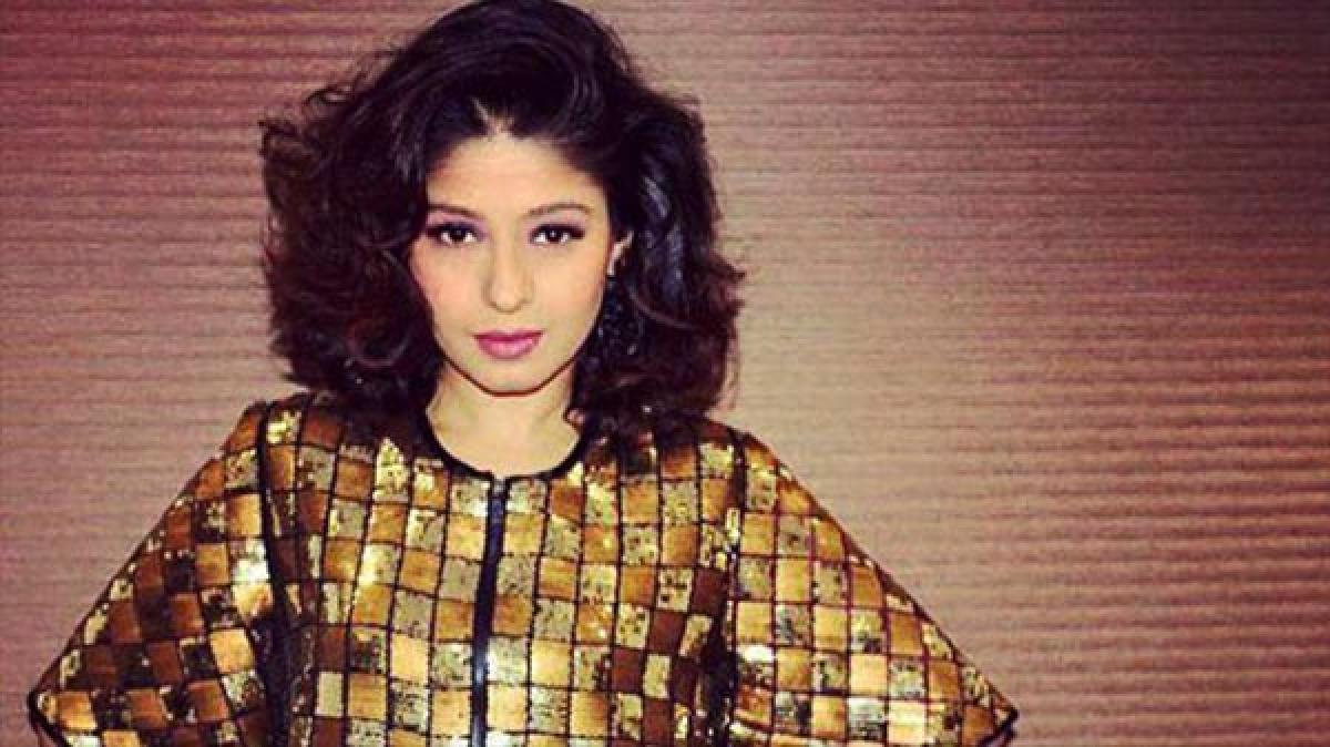 Singer Sunidhi Chauhan Playing Priya to make acting debut