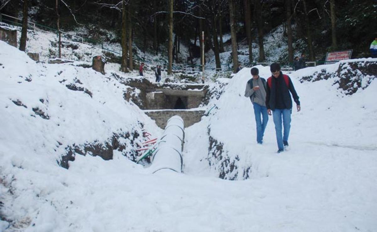 Rohtang Pass Reopens To Tourists, Vehicles After 5 Months