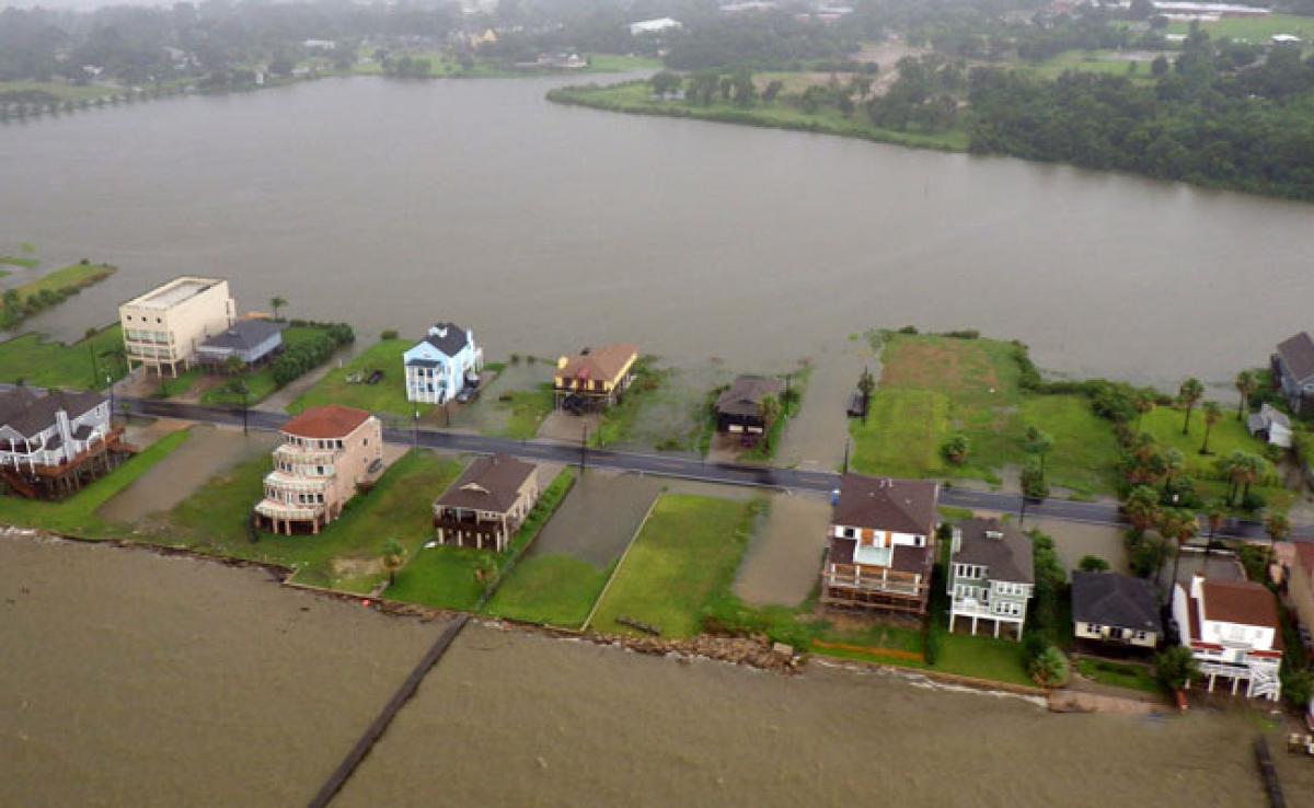 At Least Three Dead as Tropical Storm Bill Lashes Central US