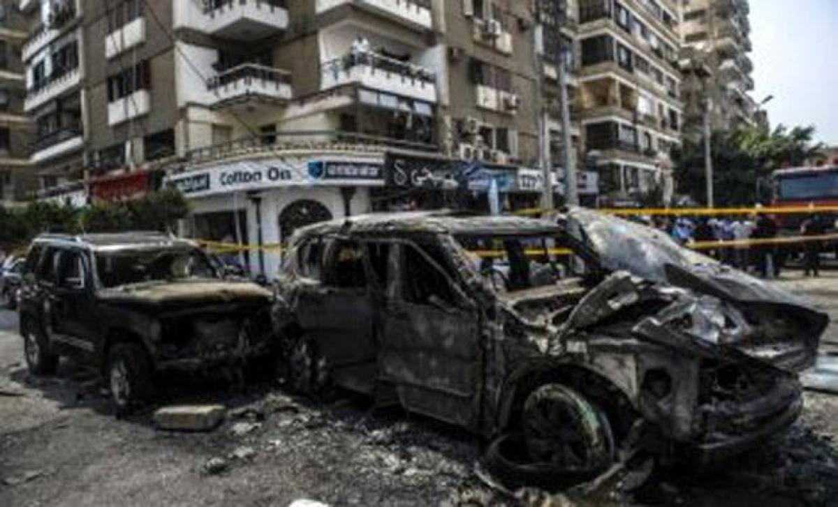 Car bomb wounds six Egyptian policemen in Cairo