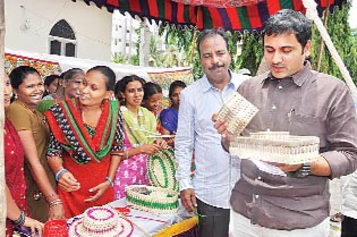 Lepakshi expo begins