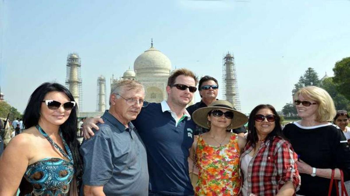 `Newly- wed` Preity Zinta spotted with hubby, in-laws at Taj Mahal