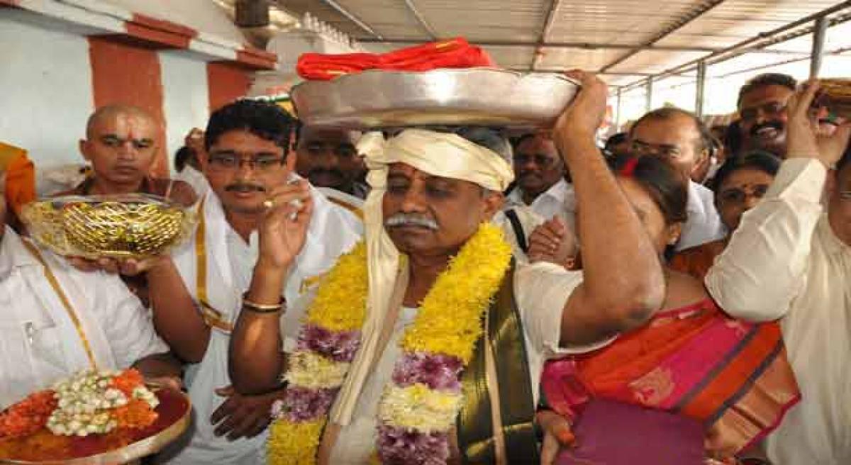 Vontimitta Brahmotsavams start amid devotional fervour