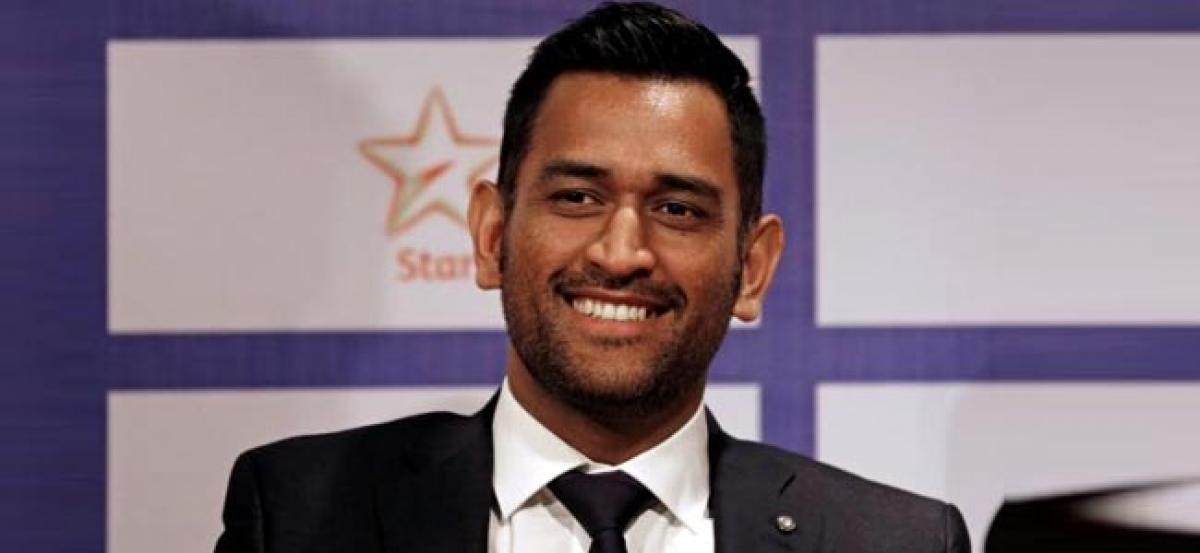 Mahendra Singh Dhoni steps down as Indias limited overs captain
