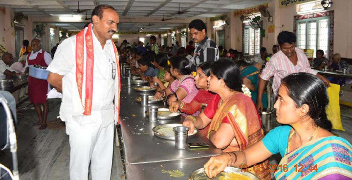 Meals from 9am at Durga temple! 