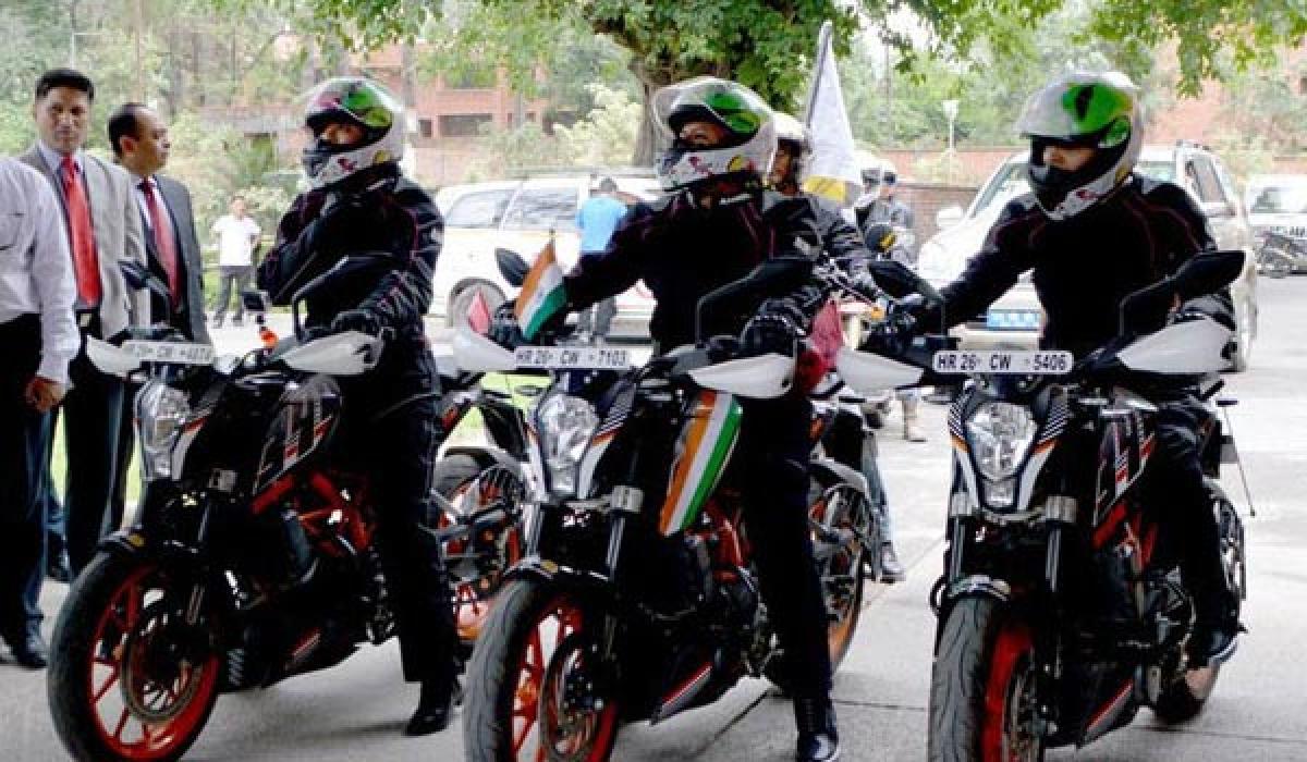 Indian women bikers raise awareness