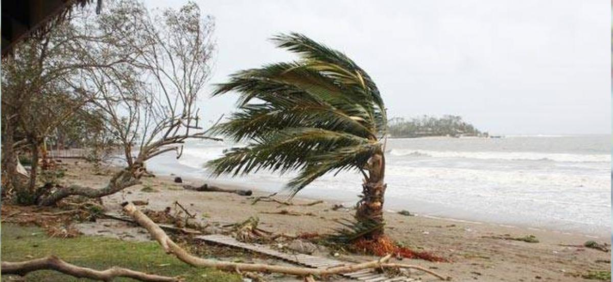 5 killed as Cyclone Mora strikes Bangladesh