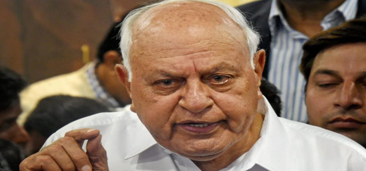 After poll win, Farooq demands Governor rule