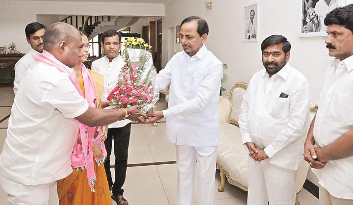 Nalgonda Municipal Chairperson joins TRS