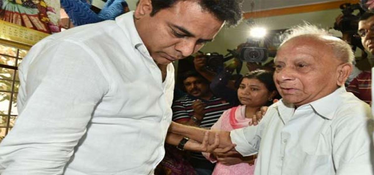 Minister KTR offers condolence to Srinivas family